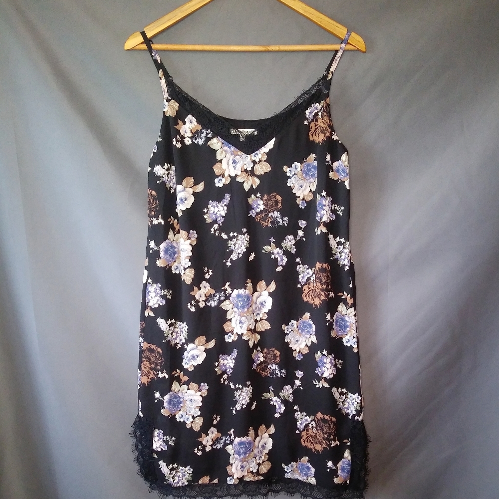 Charlotte Russe floral slip dress Med